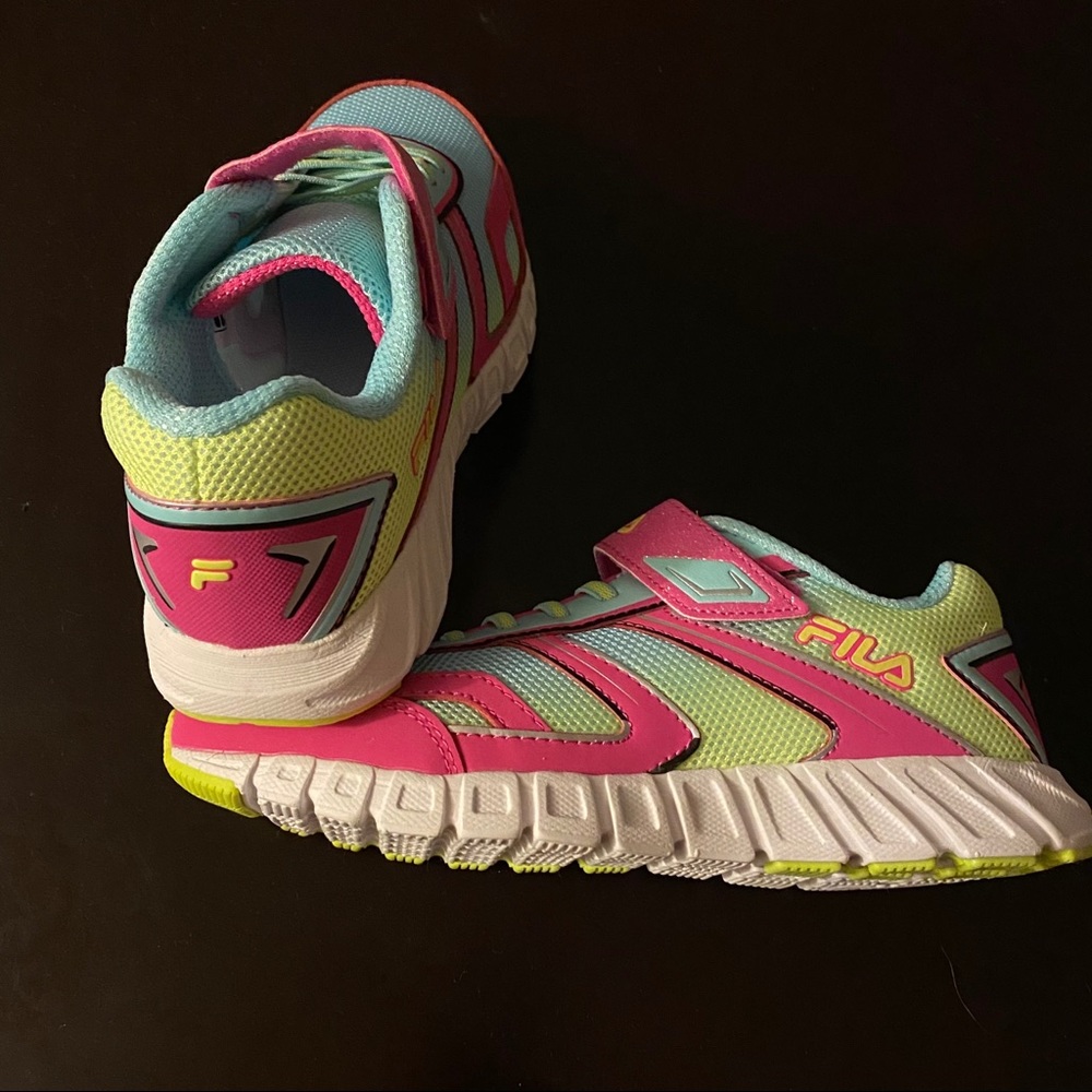 BLACK FRIDAY SALE - Fila Crater Running Sneakers Girl Sizes - Picture 3 of 8